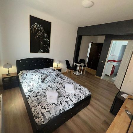 Little Bistro House Bed and Breakfast Târgu-Mureş Eksteriør billede